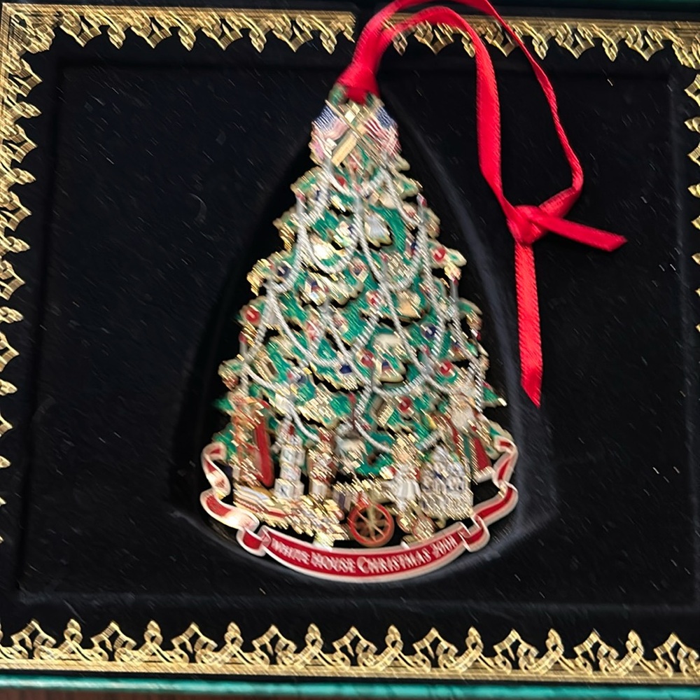White House Historical ass. Ornament 2008